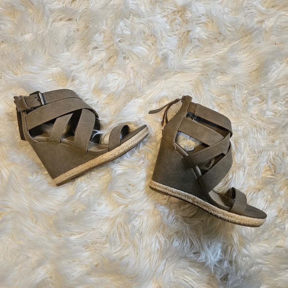 Wedge high heels - Picture 2 of 6